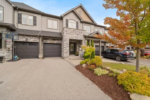 42 Penetang St, Orillia, ON L3V 3N6