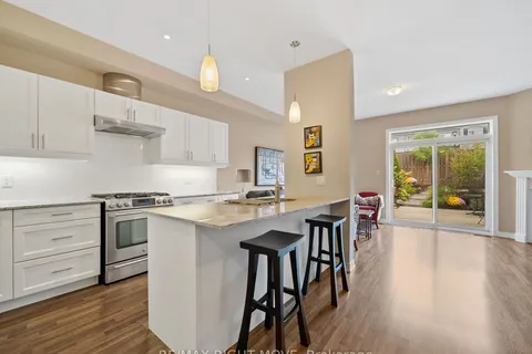 42 Penetang St, Orillia, ON L3V 3N6