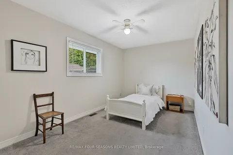 377 Peel St, Collingwood, ON L9Y 3W5