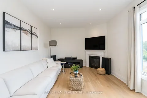 27 Muirfield Dr, Barrie, ON L4N 5S4