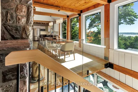 11 Crestwood Dr, Barrie, ON L4M 4Y8