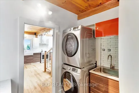 11 Crestwood Dr, Barrie, ON L4M 4Y8