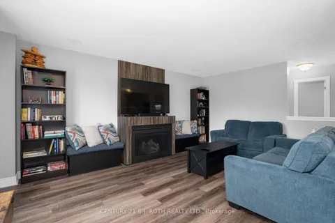 217 PRINGLE Dr, Barrie, ON L4N 0P5