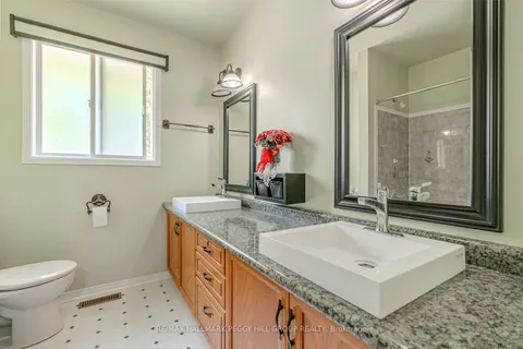 949 Roslyn Crt, Midland, ON L4R 5A1