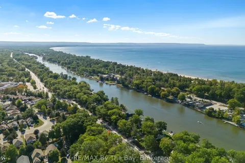 31 Royal Beech Dr, Wasaga Beach, ON L9Z 3C6