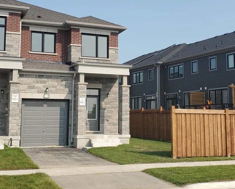 29 Milady Cres, Barrie, ON L9J 0X3