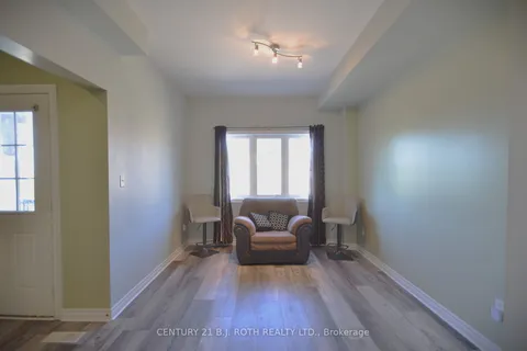 175 Stanley St, Barrie, ON L4M 0G2