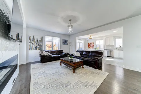 43 Autumn Dr, Wasaga Beach, ON L9Z 1J9