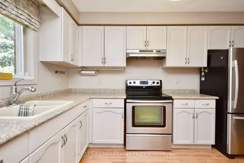65 Johnson St, Orillia, ON L3V 7R9