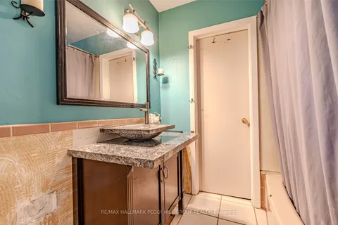 7 Alexander Ave, Barrie, ON L4M 2B5