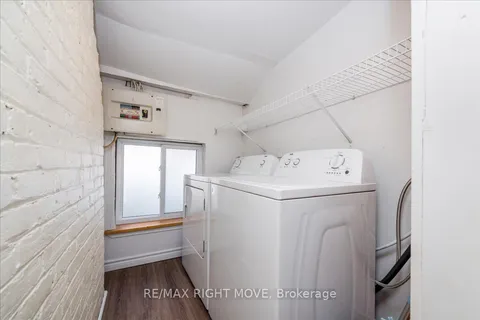 218 West St, Orillia, ON L3V 5C8