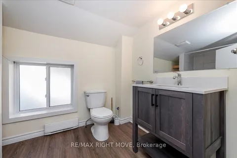 218 West St, Orillia, ON L3V 5C8