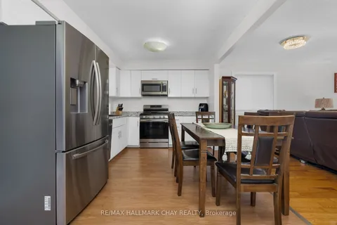 24 MCVEIGH Dr, Barrie, ON L4N 7E2