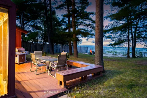 156 Santos Lane, Wasaga Beach, ON L9Z 2M1