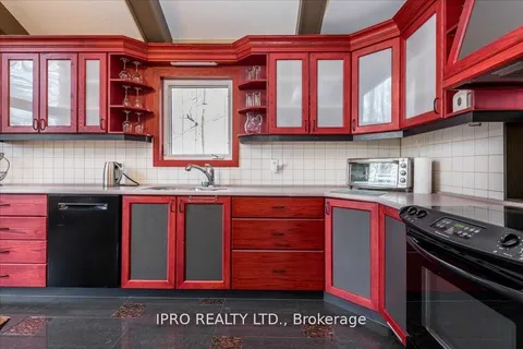 9 Raven Hill Dr, Tiny, ON L9M 0H8