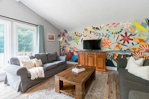 43 Iroquois Cres, Tiny, ON L9M 0C6