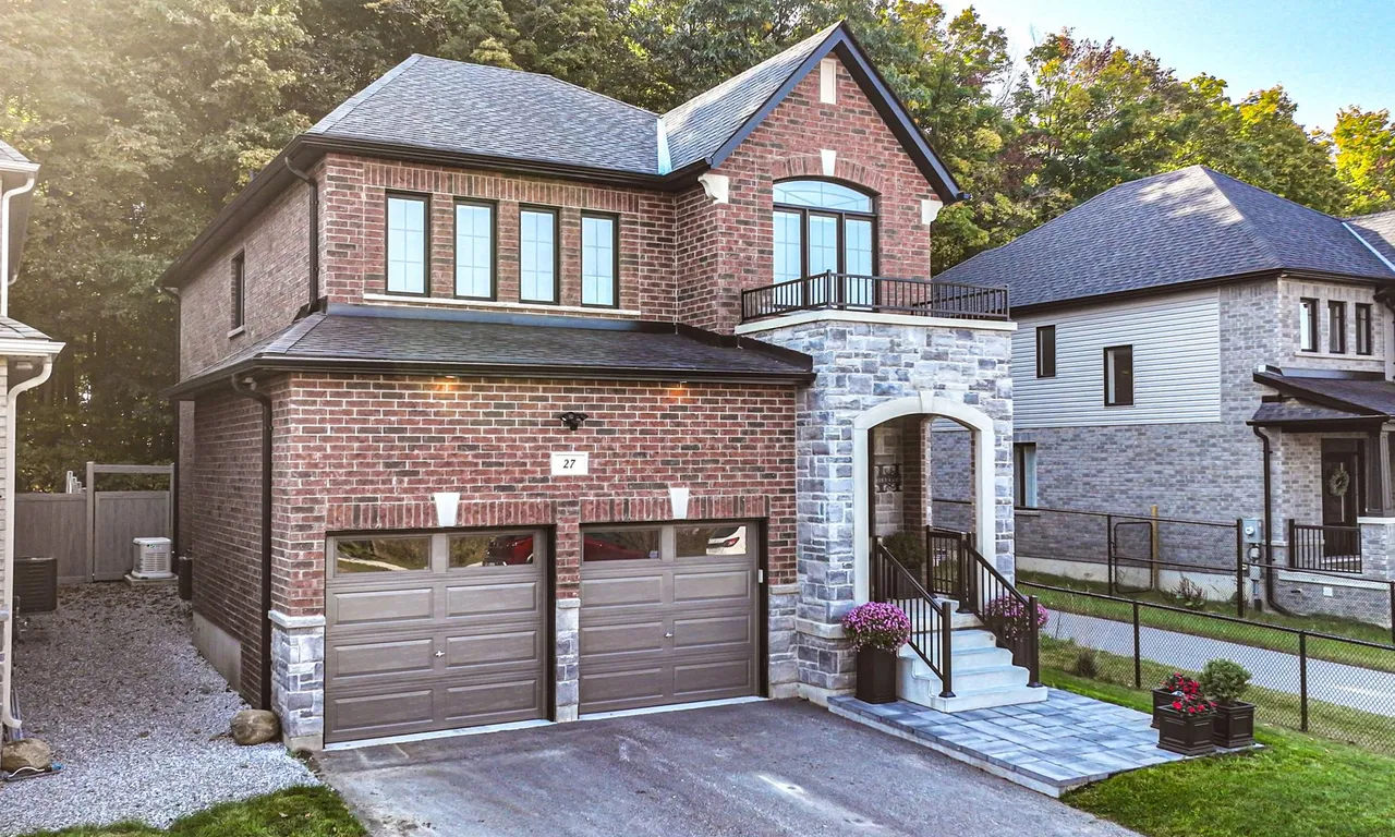 27 Atlantis Dr, Orillia, ON L3V 8L4