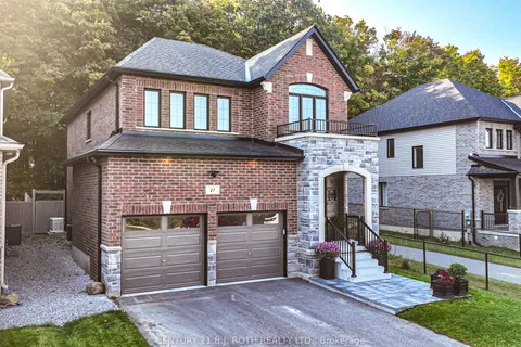 27 Atlantis Dr, Orillia, ON L3V 8L4