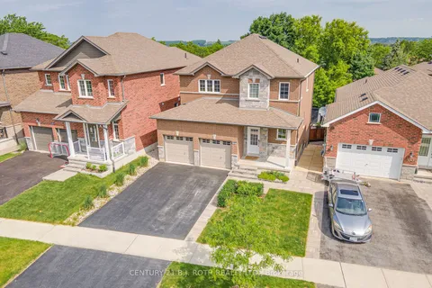 165 Bishop Dr, Barrie, ON L4N 6X5
