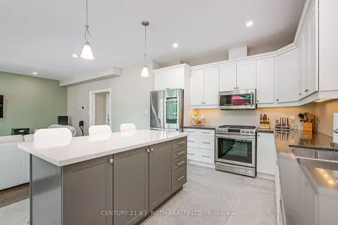 165 Bishop Dr, Barrie, ON L4N 6X5