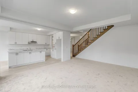 8 Daisy St, Springwater, ON L9X 2C5
