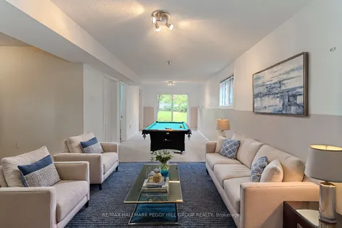 61 Arthur Ave, Barrie, ON L4M 6H5