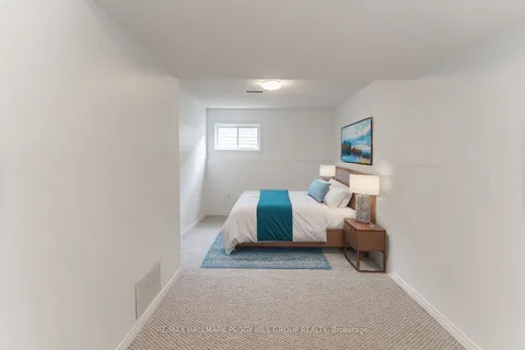 61 Arthur Ave, Barrie, ON L4M 6H5