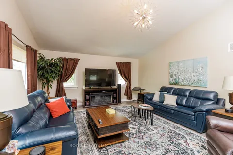 18 Shannon Crt, Collingwood, ON L9Y 5N9