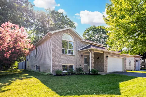 3 Donald Cres, Wasaga Beach, ON L9Z 1E1