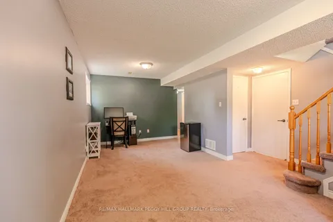 3 Donald Cres, Wasaga Beach, ON L9Z 1E1