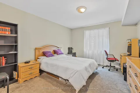 66 Raglan St, Collingwood, ON L9Y 5R2