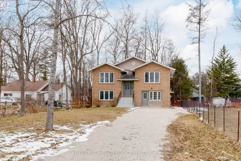 138 45th St, Wasaga Beach, ON L9Z 1Z2