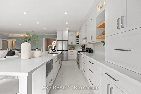10 Deanna Dr, Wasaga Beach, ON L9Z 1J5