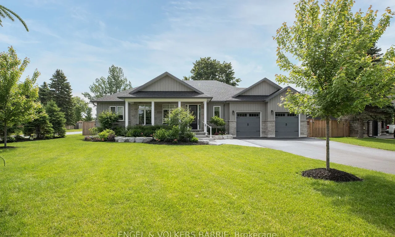 203 Montgomery Dr, Barrie, ON L4N 4G9