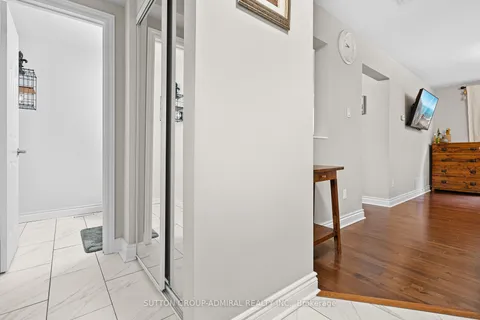 16 Lindsay Crt, Barrie, ON L4M 6G5