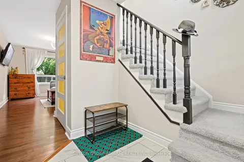 16 Lindsay Crt, Barrie, ON L4M 6G5