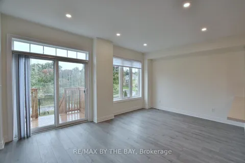 14 Little River Crossing, Wasaga Beach, ON L9Z 0J8