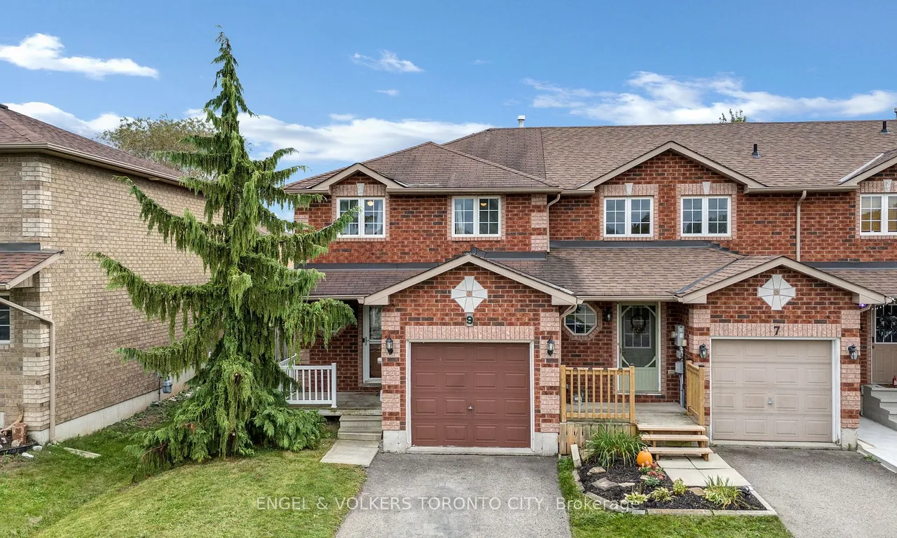 9 Coronation Pkwy, Barrie, ON L4M 7J9