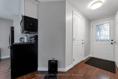 9 Coronation Pkwy, Barrie, ON L4M 7J9