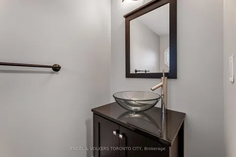 9 Coronation Pkwy, Barrie, ON L4M 7J9