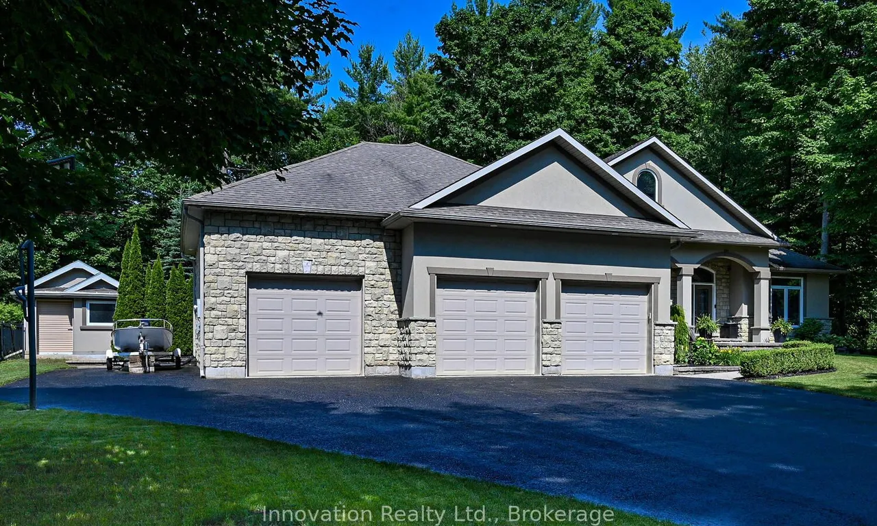 28 Laddie Lane, Springwater, ON L9X 0C3