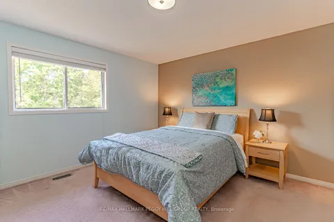 48 Loon Ave, Barrie, ON L4N 8W6