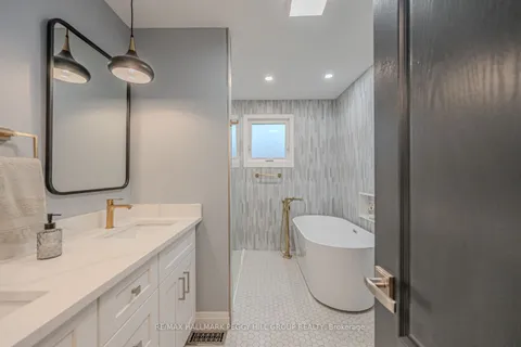 59 Lankin Blvd, Orillia, ON L3V 6T1