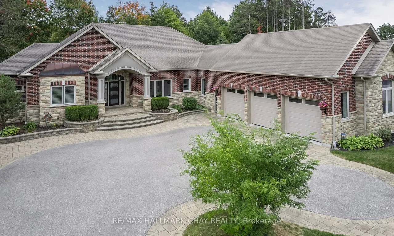 36 Lilac Lane, Springwater, ON L9X 0N4
