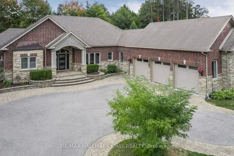 36 Lilac Lane, Springwater, ON L9X 0N4