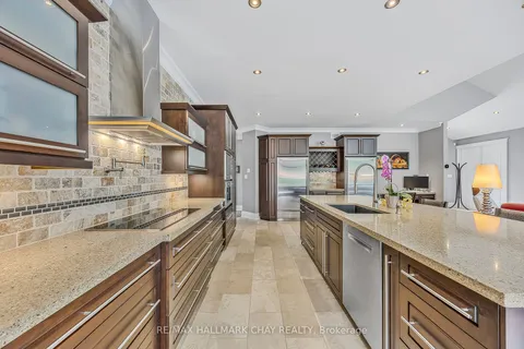 36 Lilac Lane, Springwater, ON L9X 0N4