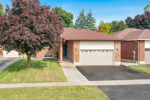 110 Chieftain Cres, Barrie, ON L4N 6J3