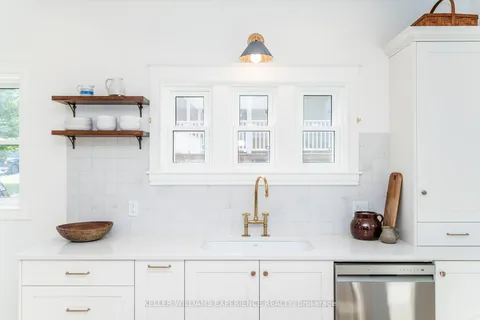 348 First St, Midland, ON L4R 3P2