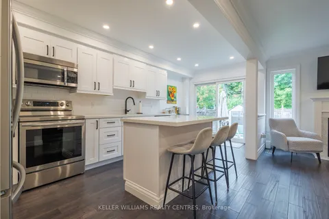 46 Versailles Cres, Barrie, ON L4M 0B8