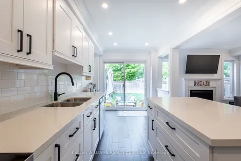 46 Versailles Cres, Barrie, ON L4M 0B8
